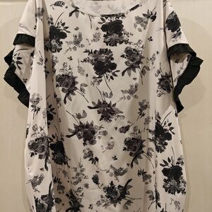 SHEIN Black and White Floral Blouse